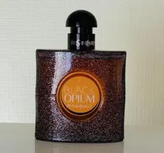 Yves Saint Laurent ブラックオピウム グロウ　EDT 50ml