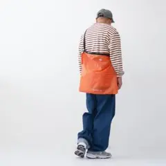 【一度使用】DANTON VELOSCENIE 20 オレンジ ショルダーバッグのサムネイル