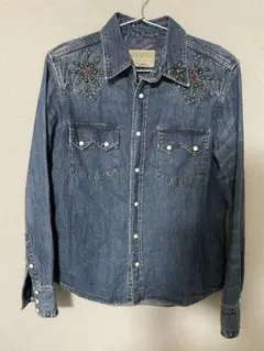 スタッズ シャツ