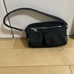 ZARA 黒　ショルダーバッグ 2つポケット付き　ナイロン