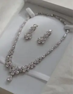 LoveTiara ブライダルアクセサリー ネックレス&イヤリングセット