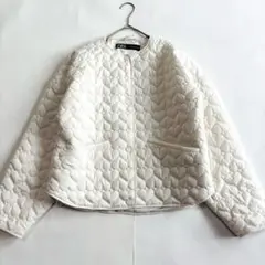 【美品】ZARA ザラ　ハートキルティングジャケット　ノーカラー　アイボリー　白