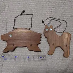 木製動物型壁掛けラック（イノシシ・犬）