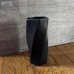 ツイストデザイン ブラック モダンアート 陶器花瓶 フラワーベース