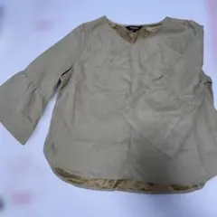 ベージュ　薄手　トップス　フレア袖　秋　Lサイズ　ゆったりシルエット