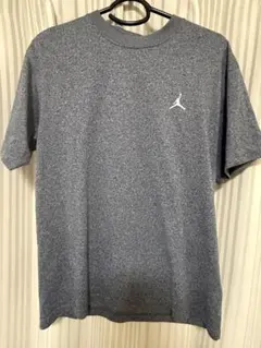 NIKE dry fit Tシャツ