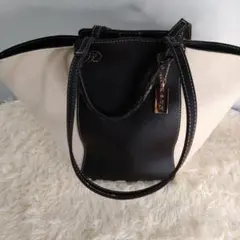 avv黒とベージュのトートバッグ2way