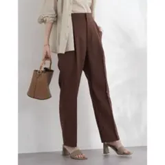 タックテーパードパンツ カジュアルパンツ