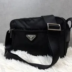 【美品】プラダ ショルダーバッグ カメラバッグ 近年モデル 三角ロゴ ブラック