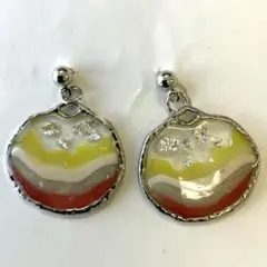 6152 銀箔つきイエローとホワイト、グレーとピンクのストライプピアス