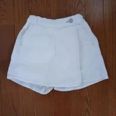 ユニクロホワイト ショートパンツ風スカート
