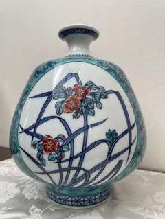 【激レア】十三代今泉今右衛門作品　花瓶 十三代 今泉今右衛門 色鍋島吹墨草花文花瓶 共箱 P346｜骨董店