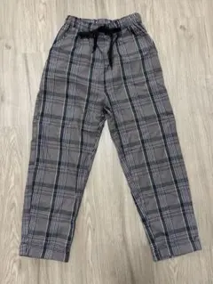 グレーとグリーンのチェック柄カジュアルパンツ