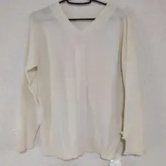 アイボリー Vネック ニットセーター 長袖