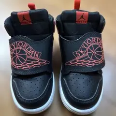 NIKE SKYJORDAN 15cmブラック/レッド