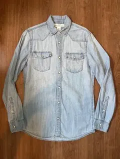 H&M ライトブルーデニムシャツ XS