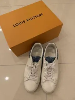 Item thumbnail for item 7fe589b2-971f-40e4-968b-fac6d54a1fef