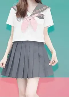 【新品未使用】コスプレ セーラー服上下セット（白 × グレー）