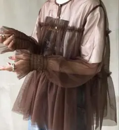 チュールトップス