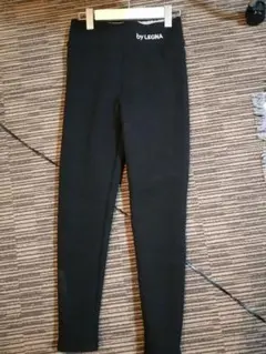 by LEGNA 黒フリースレギンス