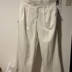 スラックスパンツ白