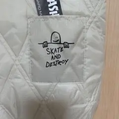 新品THRASHER キルティング ショルダーバッグ.ベージュ.2WAYのサムネイル