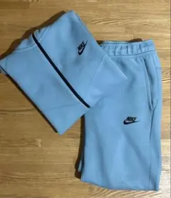 NIKEテックフリース水色