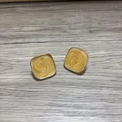 激安！イエロー スクエア型 イヤリング　ヴィンテージ　昭和レトロ　アンティーク