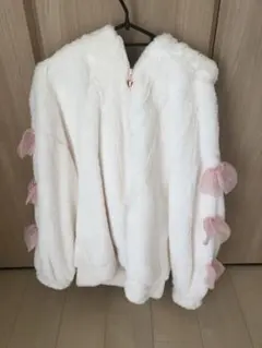 もこもこのウサ耳　フード付き ジャケット白