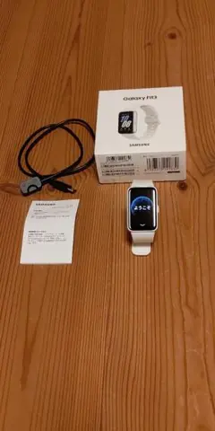 Samsung Galaxy Fit 3 シルバー