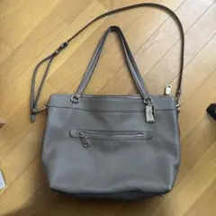 美品　コーチ　グレー レザー ショルダーバッグ