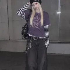 紫Tシャツ