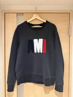 に*ー様 ami ブラック ロゴ刺繍 トレーナー