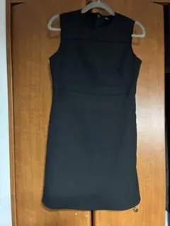 UNIQLO 黒のノースリーブひざ丈ワンピース 36