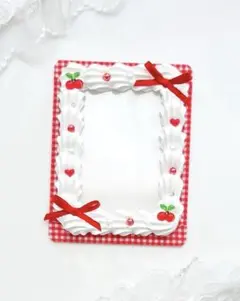 ホイップデコ　B8硬質トレカケース　赤　ギンガムチェック　さくらんぼ