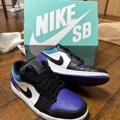 Nike SB Air Jordan 1 Low ブラック/パープル