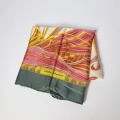Ferragamo*フェラガモ シルク100% 大判スカーフ 牡丹 花柄フラワー