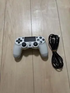 プレステPS4 コントローラー ホワイト 本体とケーブル