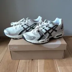 【未使用】ASICS GEL-NIMBUS 9 CREAM/BLACKのサムネイル