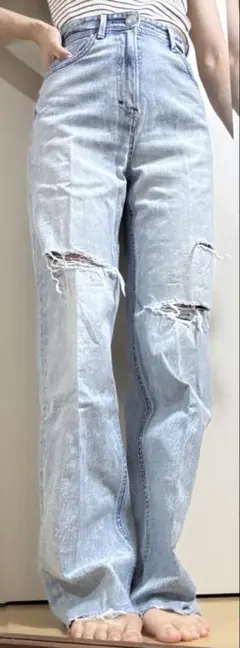 YANUK ダメージストレートジーンズ