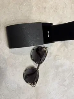 滝沢眞規子さん着用 PRADA キャットアイ サングラス SPR 01V - メルカリ