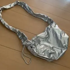 ALTROSE シルバー ショルダーバッグ 巾着型のサムネイル