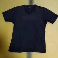 vネックtシャツ