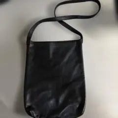 エンダースキーマ　ブラックレザーショルダーバッグ