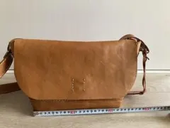 fes レザーショルダーバッグ