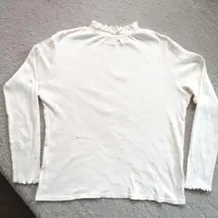 [美品]　タートルネック　フリルネック ホワイト 長袖Tシャツ