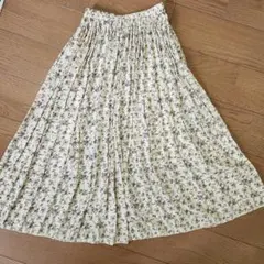 INGNIロングプリーツスカート 紫と茶色の上品な小花柄　大人女子にもオススメ