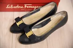 Salvatore Ferragamo 黒リボン付きパンプス　5 1/2B