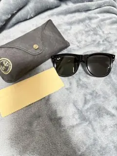 Ray-Ban Wayfarer リバースレンズ　ブラック