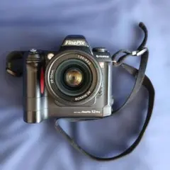 FUJIFILM FinePix S2 Pro AF NIKKOR28-70mmのサムネイル
